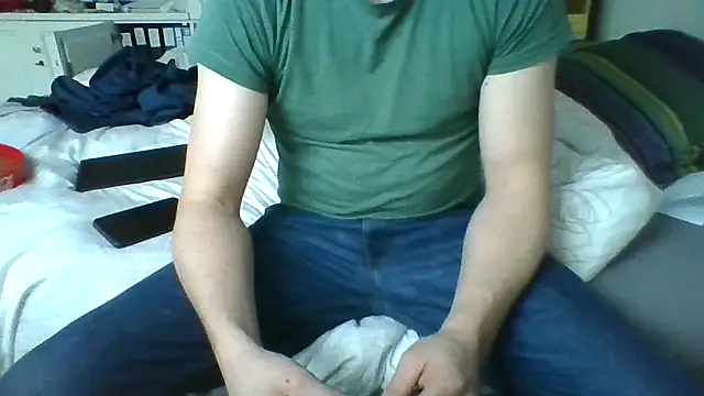 Snapshot of MmaxX004 chatting on 02.23.25 MmaxX004 online show from 02.23.25