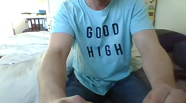 Snapshot of MmaxX004 chatting on 02.26.25 MmaxX004 online show from 02.26.25