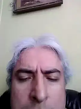 Snapshot of providal chatting on 11.05.25 providal online show from 11.05.25