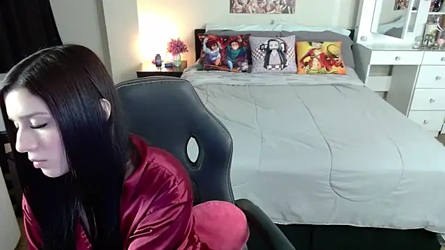 Snapshot of kittykat18x chatting on 06.14.26 kittykat18x online show from 06.14.26