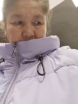 Snapshot of Zulfiya_Bruce chatting on 10.18.25 Zulfiya Bruce online show from 10.18.25