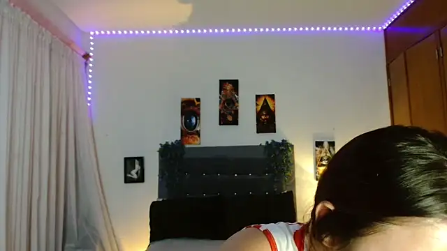 3littleschoolteens online show from 11.18.25