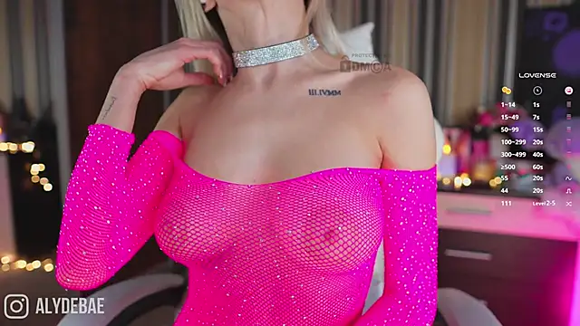 Snapshot of misstics_ chatting on 03.22.25 misstics online show from 03.22.25