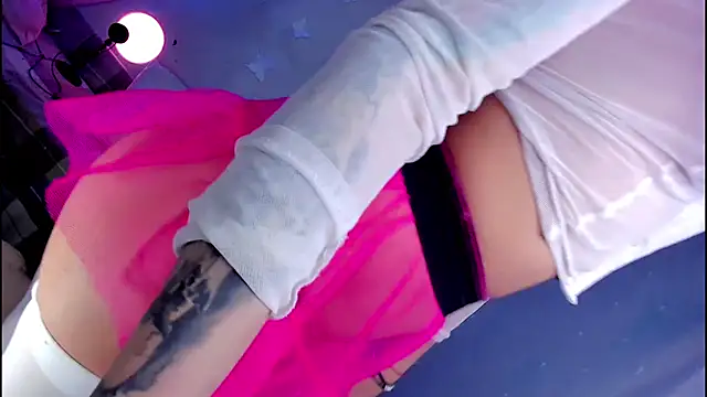 LickLizzy online show from 01.10.25