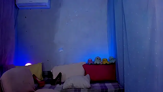 LickLizzy online show from 02.06.25