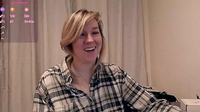 Snapshot of 5_in_one chatting on 11.16.25 5 in one online show from 11.16.25