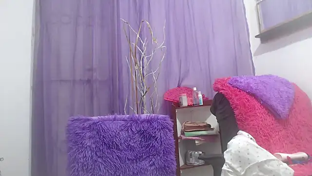 heyline milf online show from 10.21.25