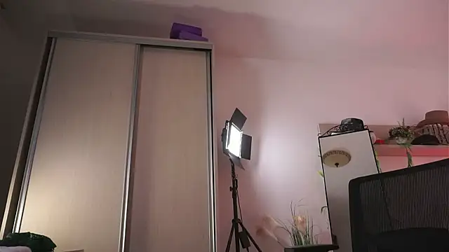 Amaliamour online show from 02.18.25