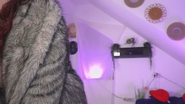 Amaliamour online show from 10.28.25