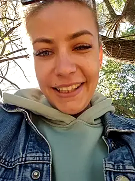 Keli Jessi online show from 09.28.25