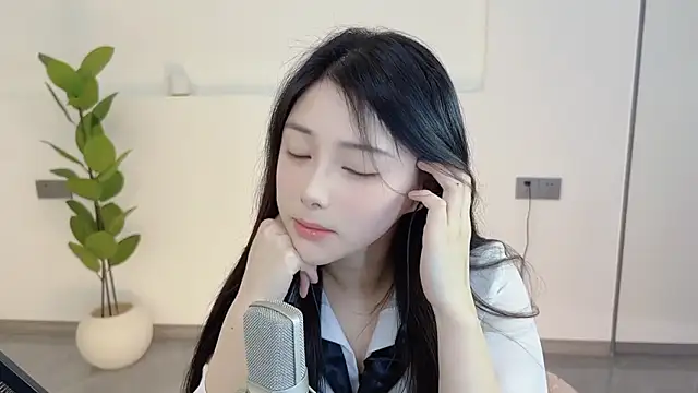 HaagenDazs  online show from 03.17.25