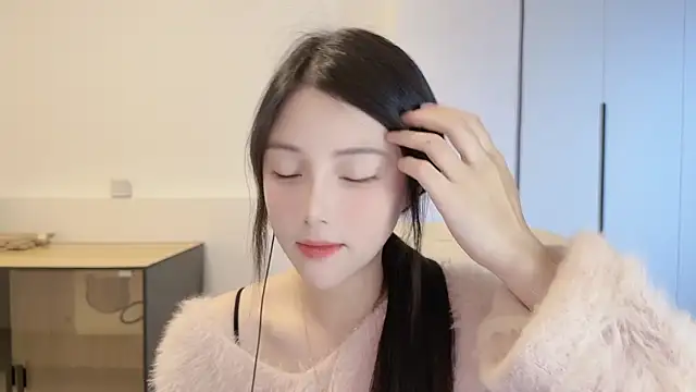 Snapshot of HaagenDazs_ chatting on 05.02.26 HaagenDazs online show from 05.02.26