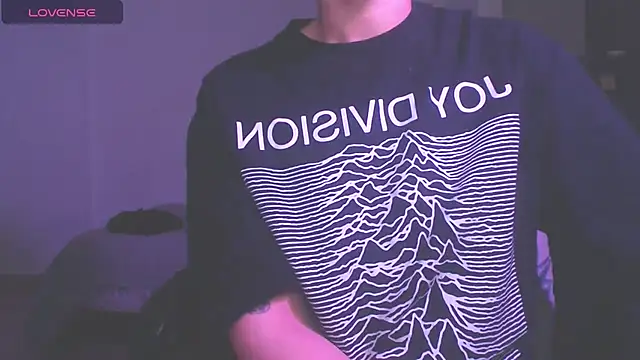 Snapshot of modjo_ chatting on 10.24.25 modjo online show from 10.24.25