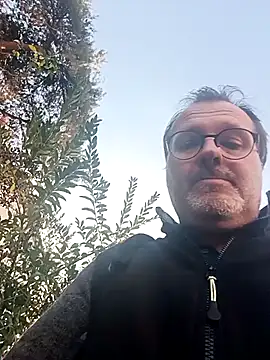 mike9473 online show from 10.10.25