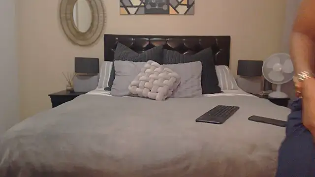 Creamyass22 online show from 01.16.25