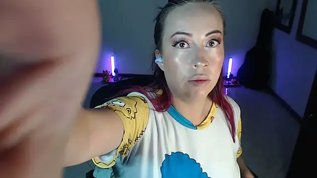 Snapshot of charlottezoe15 chatting on 04.19.26 charlottezoe15 online show from 04.19.26