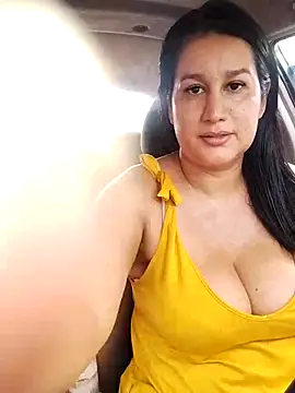 Snapshot of keilymadam chatting on 12.19.24 keilymadam online show from 12.19.24