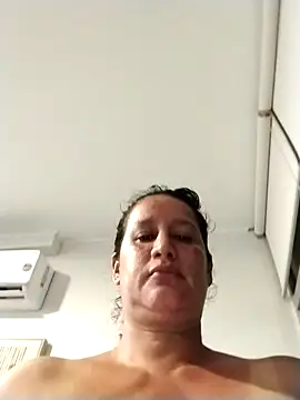 Snapshot of keilymadam chatting on 10.30.25 keilymadam online show from 10.30.25