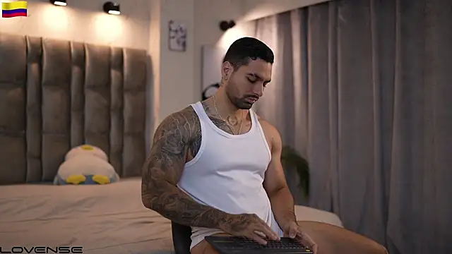 Snapshot of john_king29 chatting on 10.14.25 john king29 online show from 10.14.25