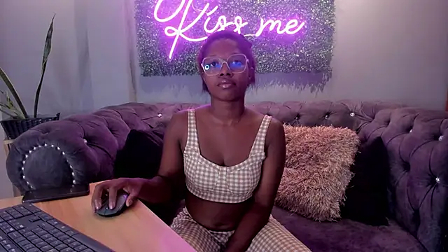 Snapshot of nilosolem chatting on 01.25.25 nilosolem online show from 01.25.25