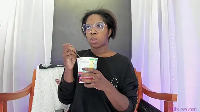 Snapshot of nilosolem chatting on 02.20.25 nilosolem online show from 02.20.25