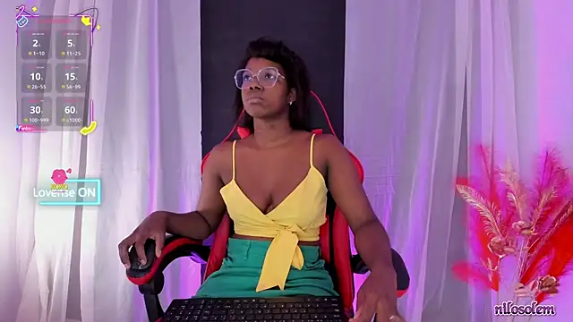 Snapshot of nilosolem chatting on 10.09.25 nilosolem online show from 10.09.25