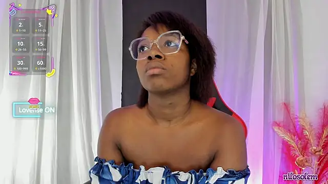 Snapshot of nilosolem chatting on 10.14.25 nilosolem online show from 10.14.25