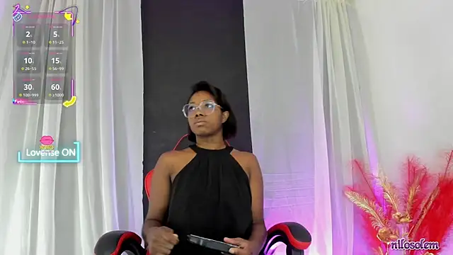 Snapshot of nilosolem chatting on 10.15.25 nilosolem online show from 10.15.25