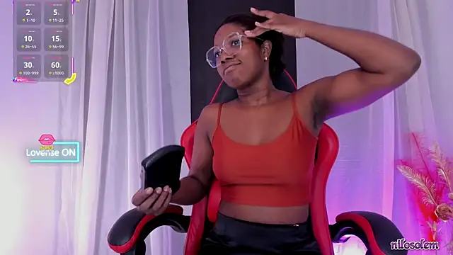 Snapshot of nilosolem chatting on 10.19.25 nilosolem online show from 10.19.25