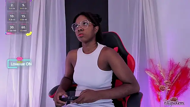 Snapshot of nilosolem chatting on 10.23.25 nilosolem online show from 10.23.25