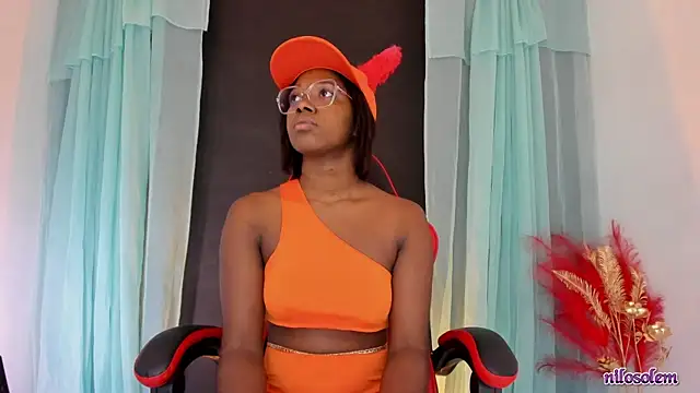 Snapshot of nilosolem chatting on 10.31.25 nilosolem online show from 10.31.25