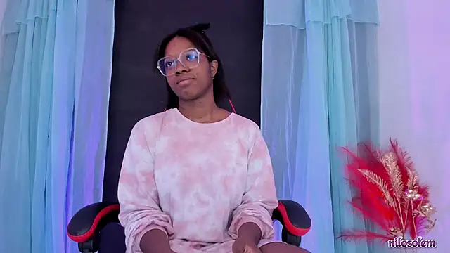 Snapshot of nilosolem chatting on 11.06.25 nilosolem online show from 11.06.25