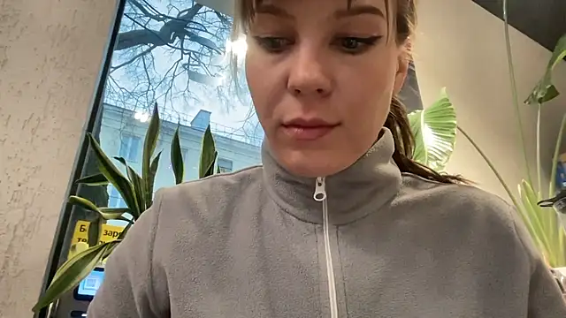 Snapshot of Karrolliza chatting on 10.22.25 Karrolliza online show from 10.22.25