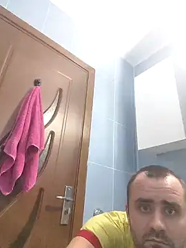 Snapshot of Govora chatting on 12.19.24 Govora online show from 12.19.24