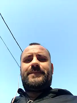 Snapshot of Govora chatting on 01.28.25 Govora online show from 01.28.25