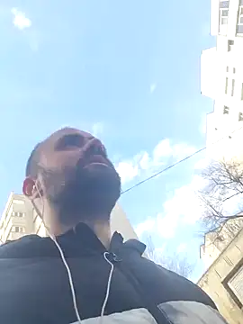 Snapshot of Govora chatting on 01.29.25 Govora online show from 01.29.25