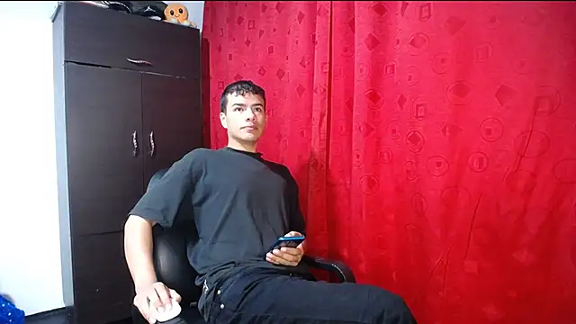 Snapshot of Deiby_casas chatting on 10.19.25 Deiby casas online show from 10.19.25