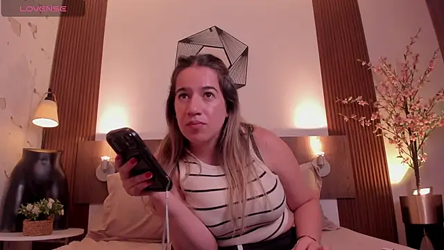 Antonellachic73 online show from 04.20.26