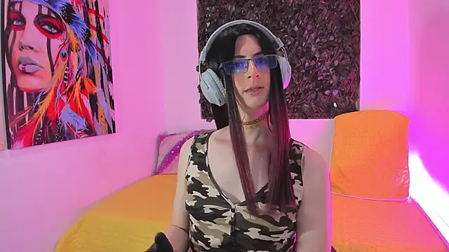 KimberlyJohnsoon online show from 02.05.25