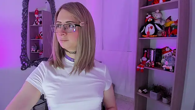 KimberlyJohnsoon online show from 12.03.25