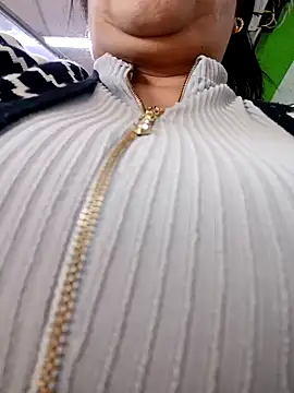 Snapshot of __valentina18 chatting on 01.15.25 valentina18 online show from 01.15.25