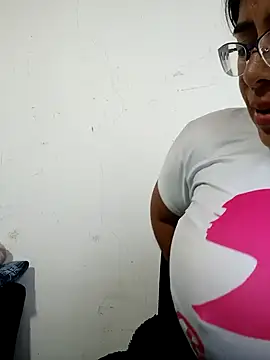 Snapshot of __valentina18 chatting on 01.22.25 valentina18 online show from 01.22.25