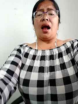 Snapshot of __valentina18 chatting on 02.12.25 valentina18 online show from 02.12.25