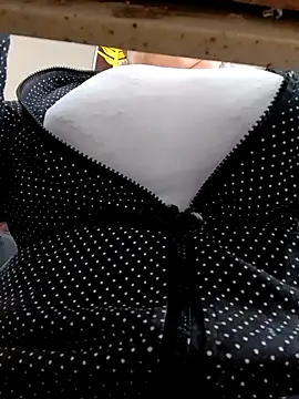 Snapshot of __valentina18 chatting on 02.18.25 valentina18 online show from 02.18.25