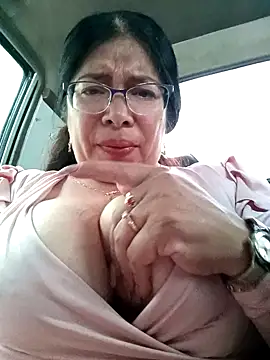 Snapshot of __valentina18 chatting on 03.17.25 valentina18 online show from 03.17.25