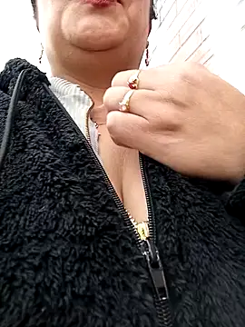 Snapshot of __valentina18 chatting on 03.20.25 valentina18 online show from 03.20.25