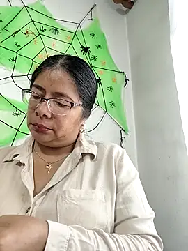 Snapshot of __valentina18 chatting on 10.15.25 valentina18 online show from 10.15.25