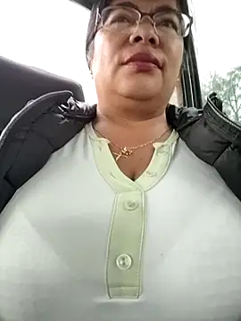 Snapshot of __valentina18 chatting on 10.16.25 valentina18 online show from 10.16.25