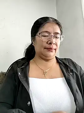 Snapshot of __valentina18 chatting on 10.27.25 valentina18 online show from 10.27.25