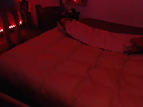 Snapshot of deftoolceles chatting on 10.31.25 deftoolceles online show from 10.31.25